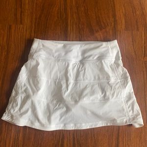 Lululemon skirt never worn